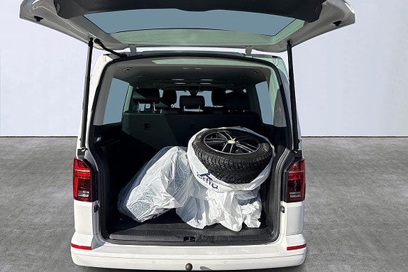 Volkswagen Multivan 18 of 24