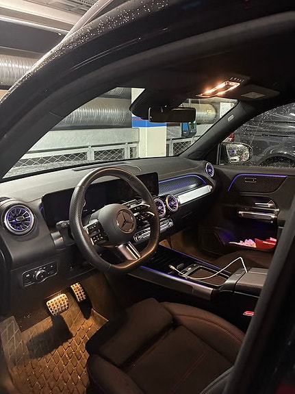 Mercedes-Benz EQB250+ 3 of 4