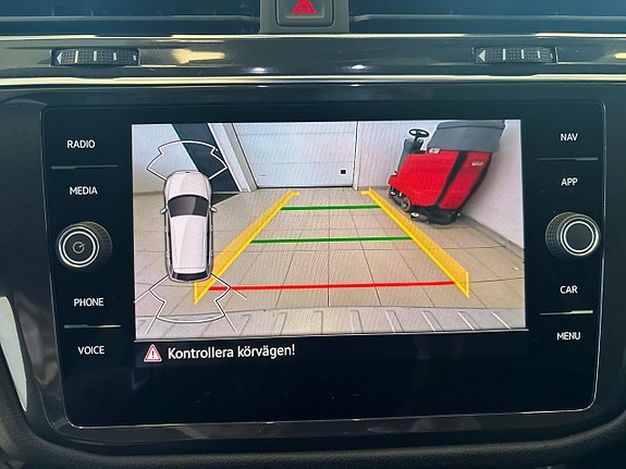 Volkswagen Tiguan Allspace 13 of 17