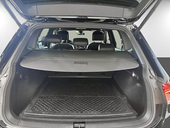 Volkswagen Tiguan Allspace 14 of 17