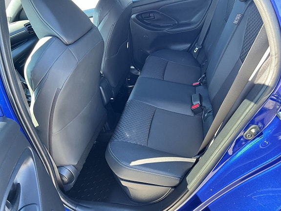 Toyota Yaris 7 of 10