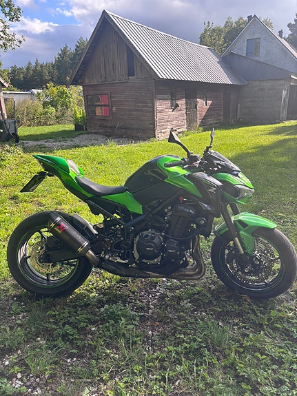 Kawasaki Z900 6 of 9