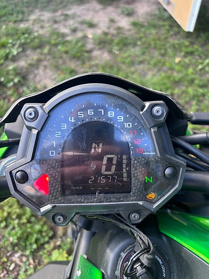 Kawasaki Z900 4 of 9