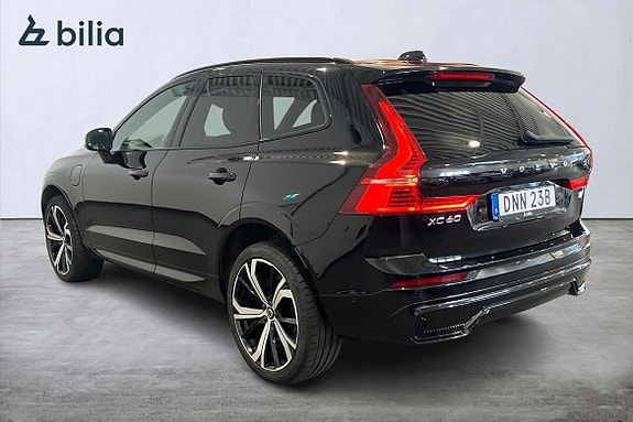Volvo XC60 2 of 22