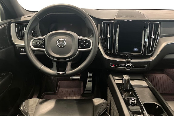Volvo XC60 11 of 22