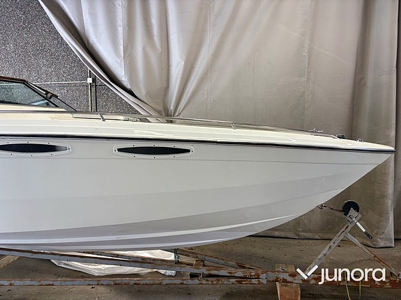 Motorbåt Chris-Craft Stinger 260 18 of 30