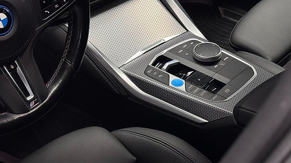 BMW i4 24 of 27