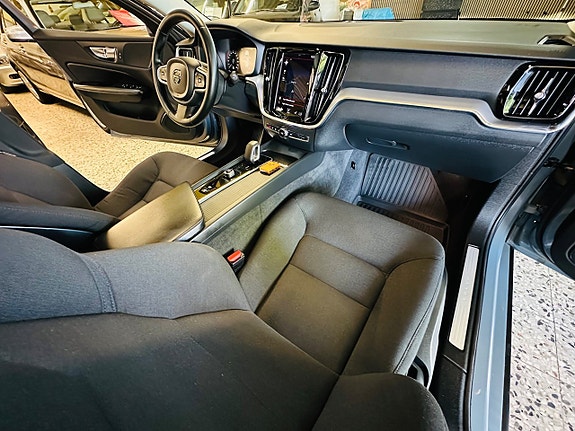 Volvo V60 14 of 21