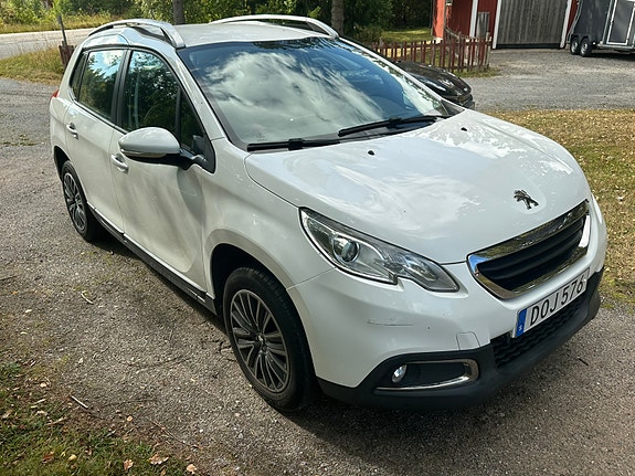 Peugeot 2008 2 of 10