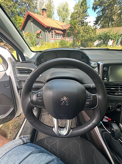 Peugeot 2008 6 of 10