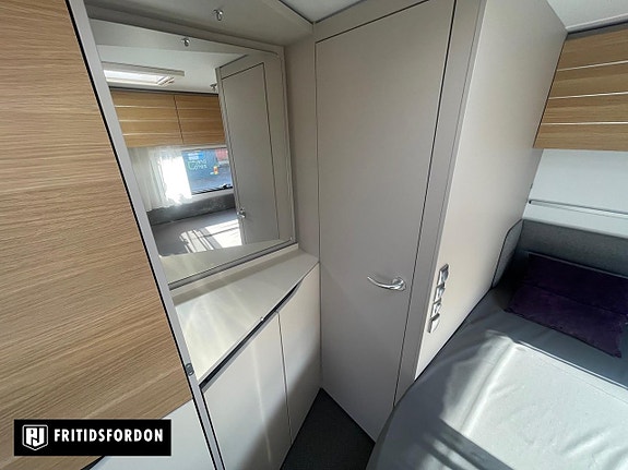 Adria Adora 522 UP 2 of 10