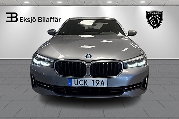 BMW 530e 2 of 23