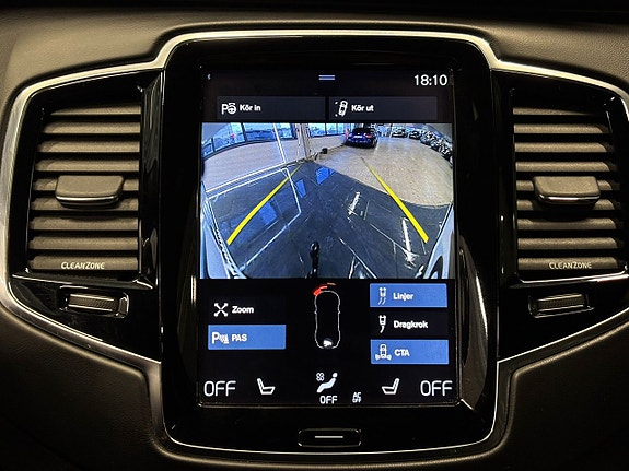 Volvo XC90 24 of 30