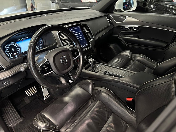 Volvo XC90 13 of 30