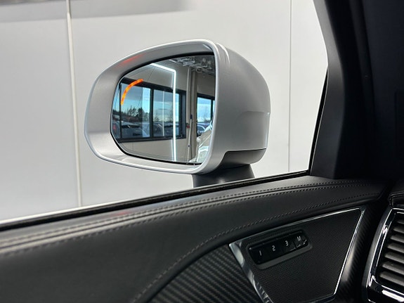 Volvo XC90 15 of 30