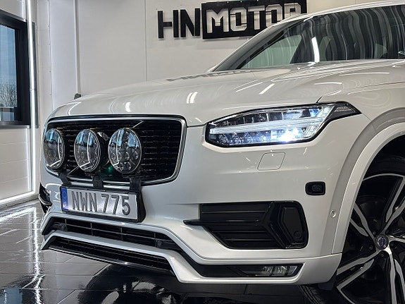 Volvo XC90 2 of 30