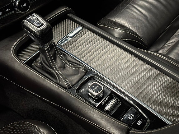 Volvo XC90 23 of 30