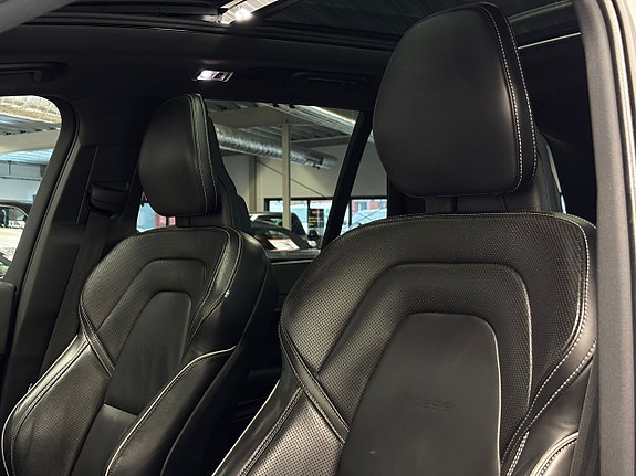 Volvo XC90 18 of 30