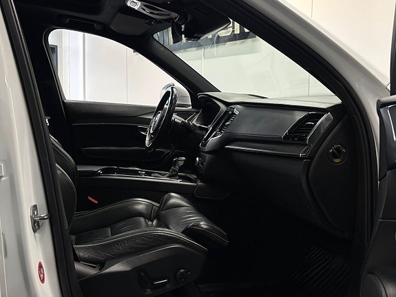 Volvo XC90 27 of 30