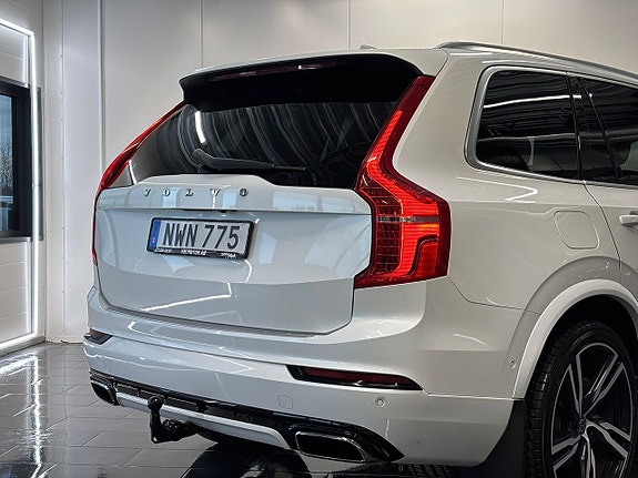 Volvo XC90 10 of 30