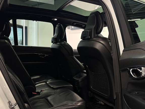 Volvo XC90 29 of 30