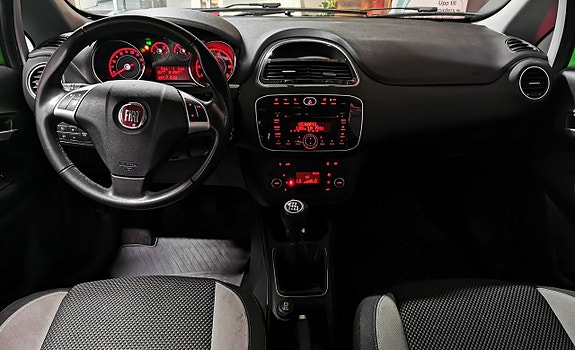 Fiat Punto 11 of 16