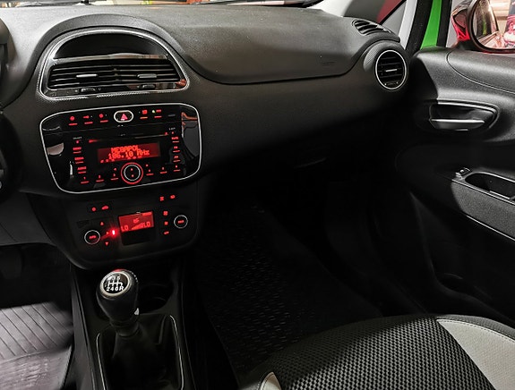Fiat Punto 13 of 16