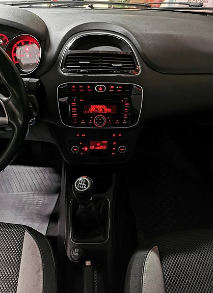 Fiat Punto 12 of 16