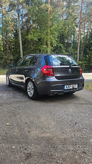 BMW 120i 2 of 8