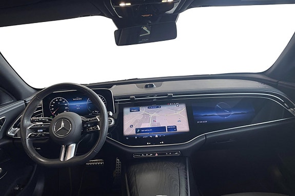 Mercedes-Benz E300 8 of 13