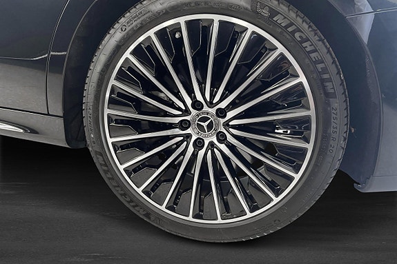 Mercedes-Benz E300 5 of 13
