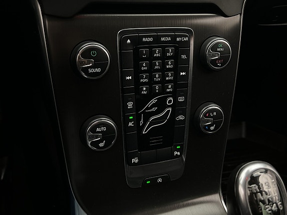 Volvo V40 22 of 30