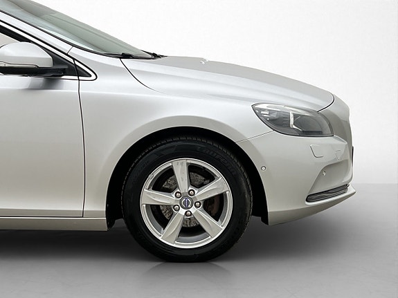 Volvo V40 30 of 30