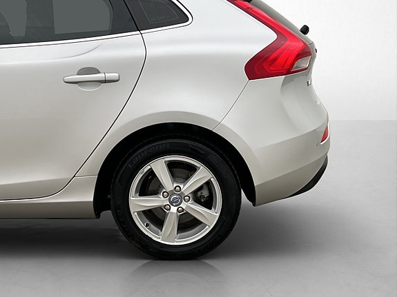 Volvo V40 28 of 30