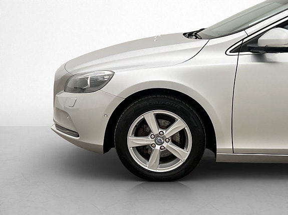 Volvo V40 27 of 30