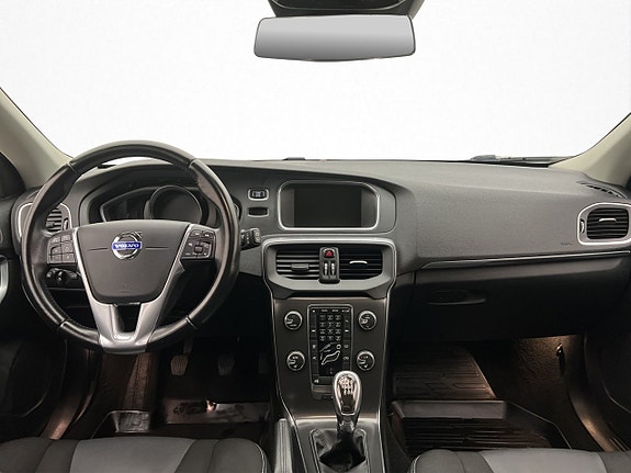 Volvo V40 12 of 30