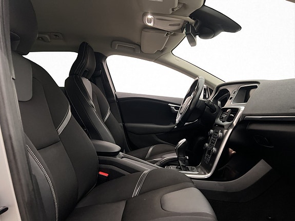 Volvo V40 24 of 30