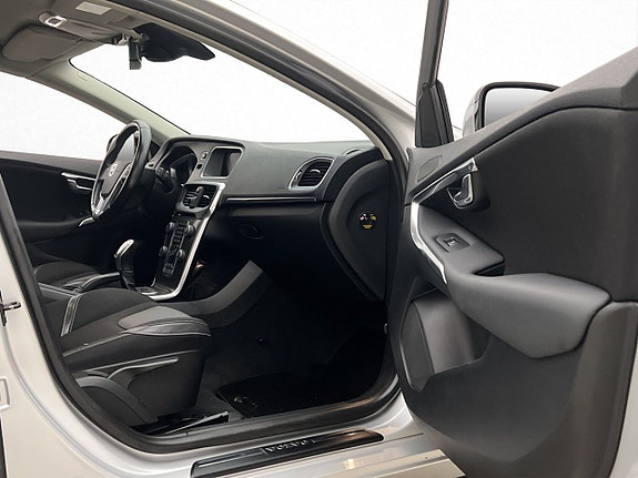 Volvo V40 23 of 30