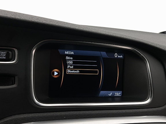 Volvo V40 20 of 30