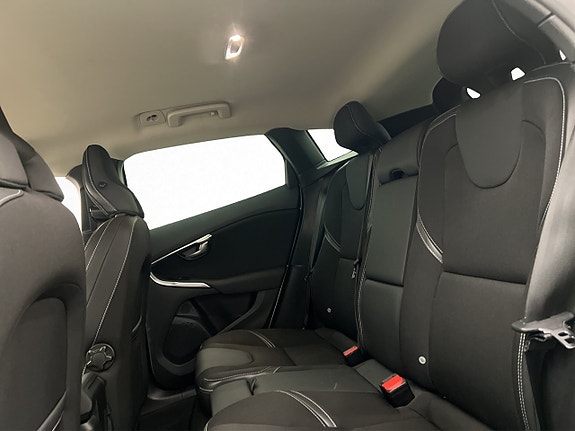 Volvo V40 25 of 30