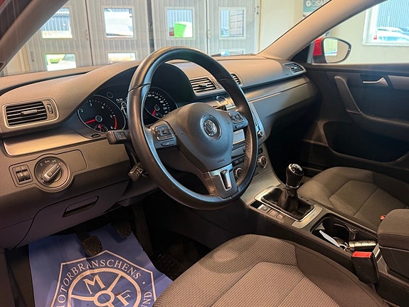 Volkswagen Passat 7 of 21