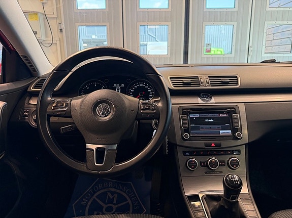 Volkswagen Passat 8 of 21