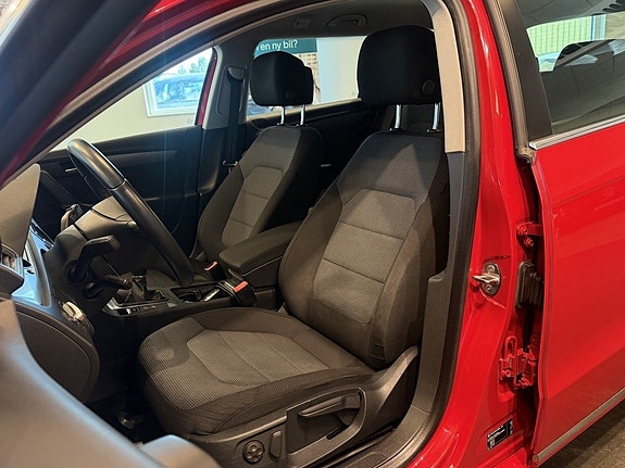 Volkswagen Passat 10 of 21
