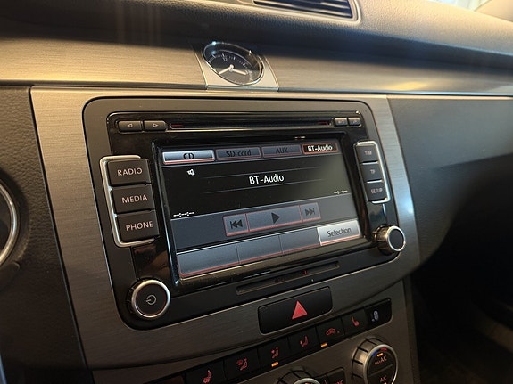Volkswagen Passat 14 of 21
