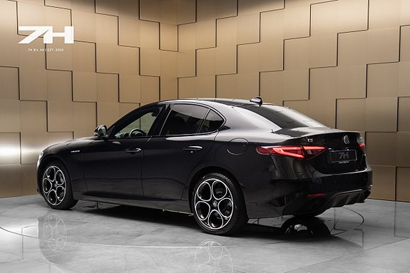 Alfa Romeo Giulia 3 of 20