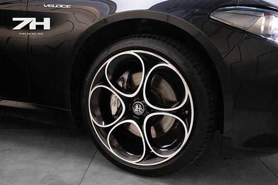 Alfa Romeo Giulia 18 of 20
