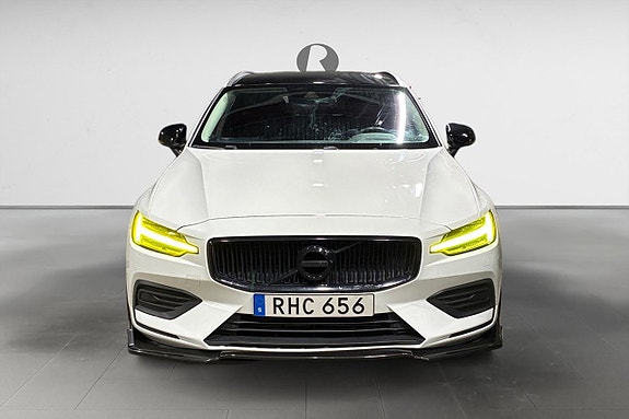 Volvo V60 10 of 18