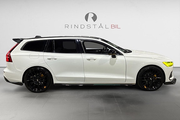 Volvo V60 8 of 18