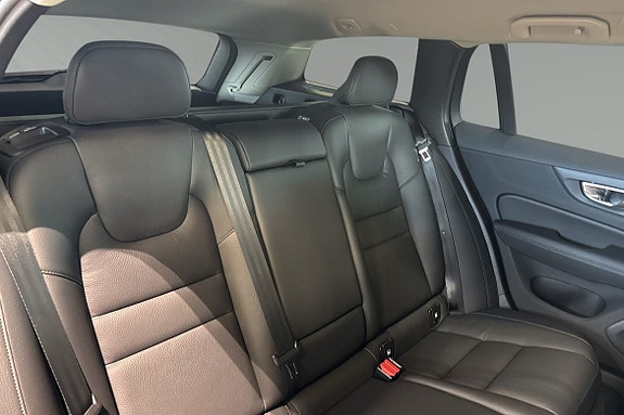 Volvo V60 11 of 30