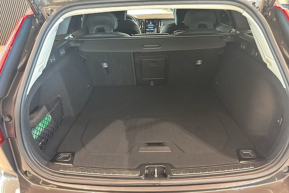 Volvo V60 13 of 30